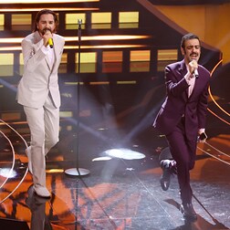 Sanremo 2023 seconda serata Colapesce Dimartino cantano 'Splash' - RaiPlay Sound