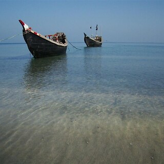 Copertina Lacrime sul golfo del Bengala di Emanuele Giordana