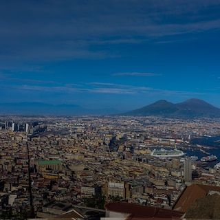 Copertina Un gioco di società: il turismo a Napoli al tempo del Coronavirus
